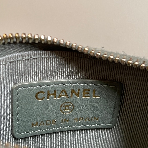 Authentic Chanel CC green calfskin gold tone metal wallet cardholder with zip - Picture 6 of 12